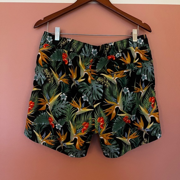 Forever 21 Men’s Bathing Suit. Tropical print. Lined. Size M. Like New. - Picture 2 of 4